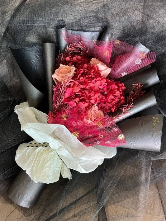Black-Red Preserved Rose Bouquet