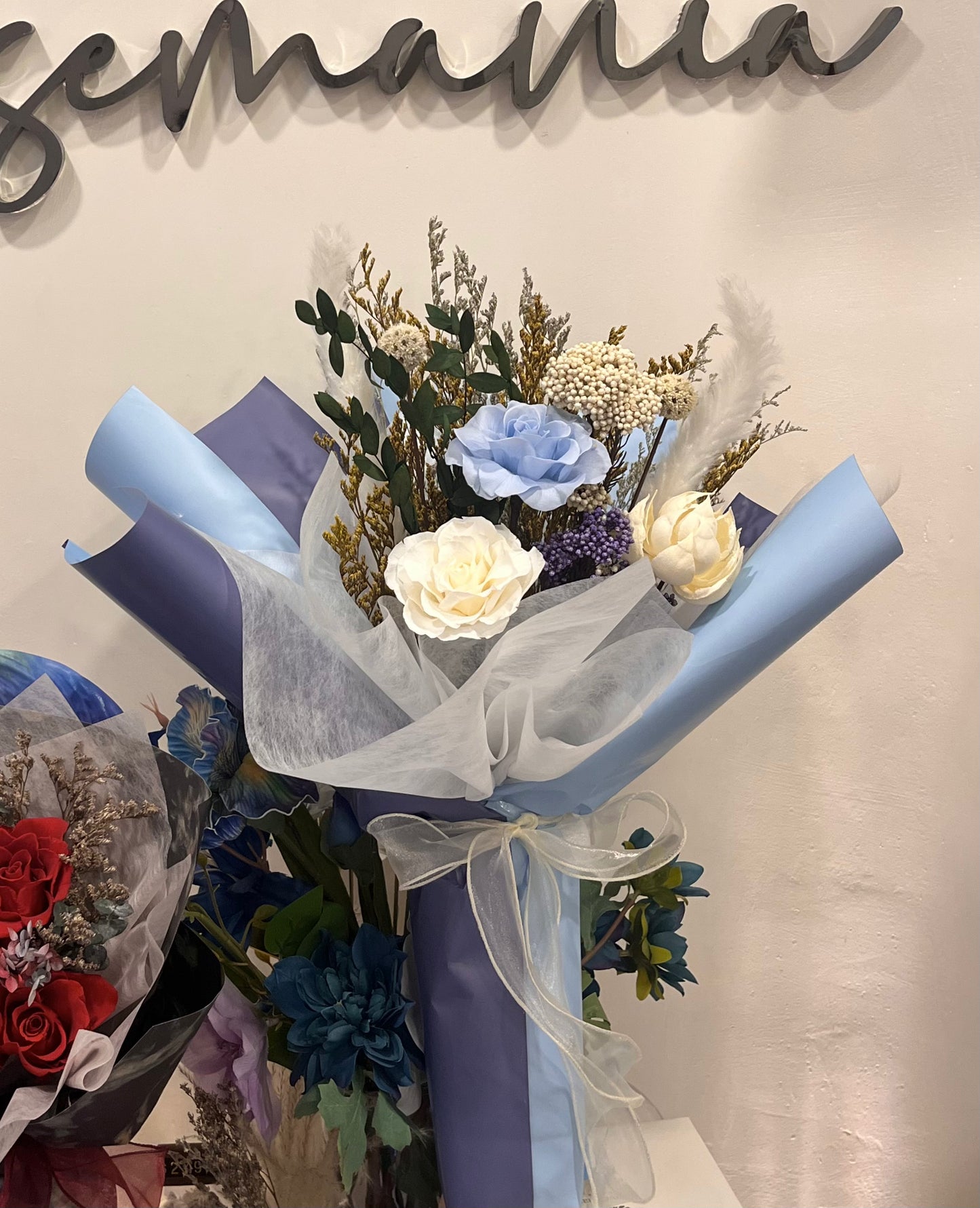 40cm Blue & White Preserved Roses Bouquet