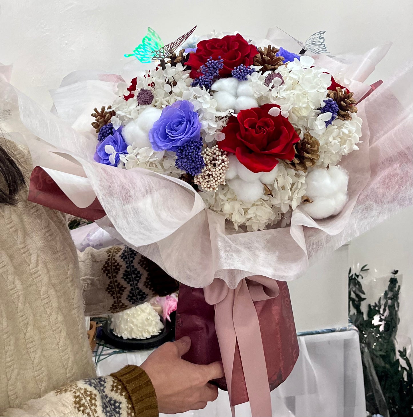 55-60cm Sphere Red & Purple Preserved Roses Bouquet (圓球體）