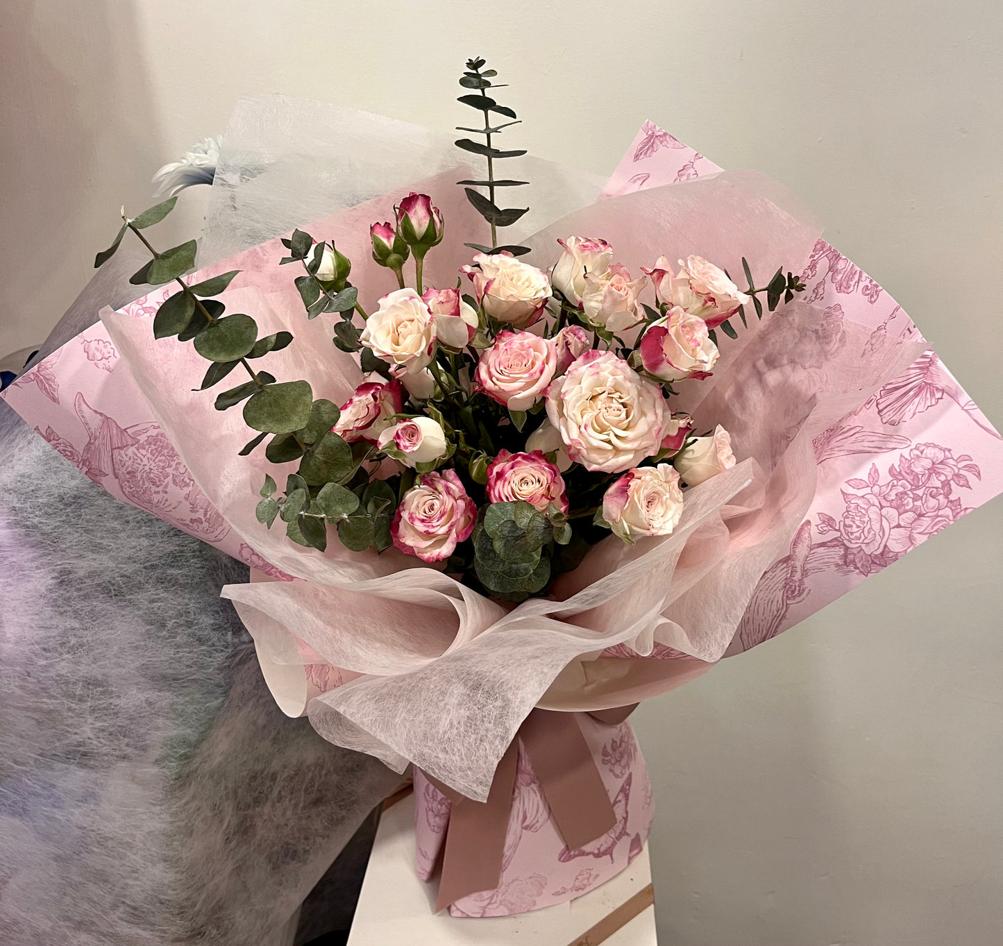 Fresh Roses Bouquet