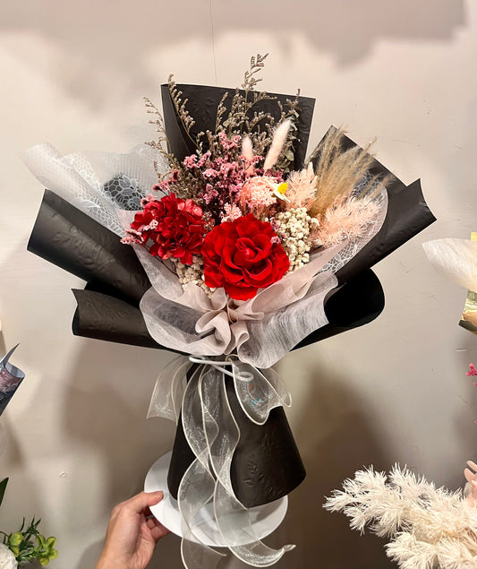 Black & Red Tone Preserved Rose Bouquet 黑色&紅色系保鮮花/永生花玫瑰花束