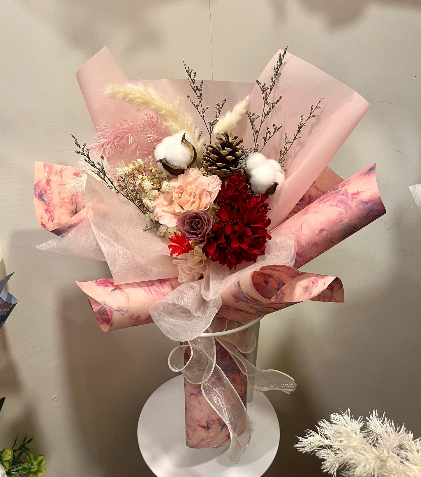 Preserved Pink Tone Roses and Cotton Bouquet 粉紅色調玫瑰木棉花保鮮花花束